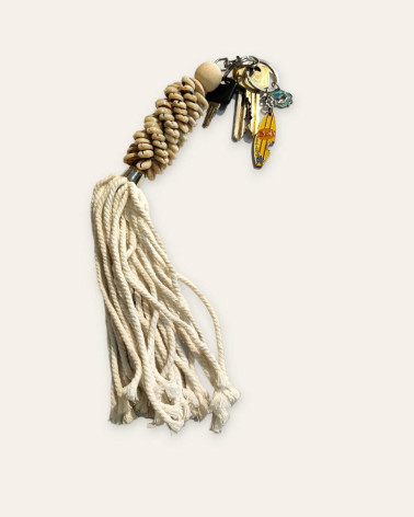 Key ring from shells and macrame, ivory - 1